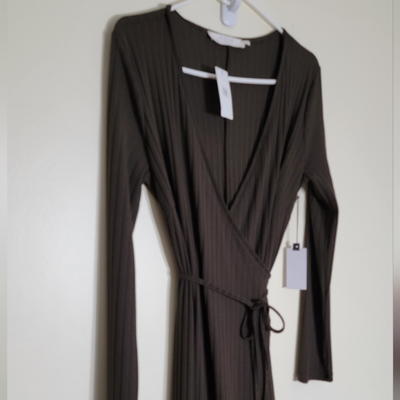 ASTR The Label | Olive Long Sleeve Wrap Dress - Picture 3 of 7